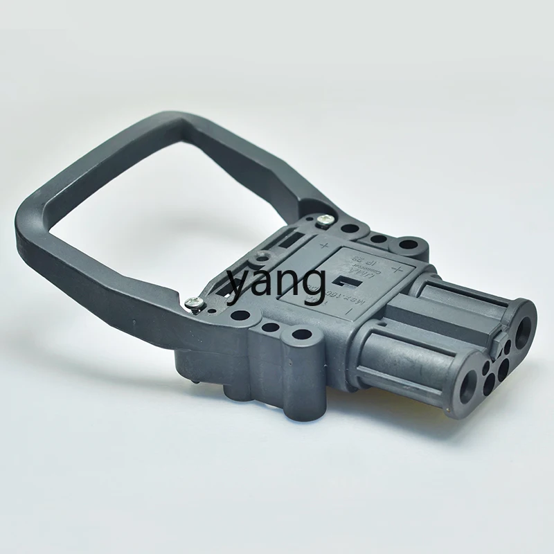Detalle del conector de carga
