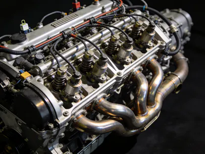 Motor V12 de Fórmula 1 de la época dorada.