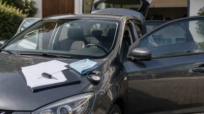 Vendo coche: consejos y recomendaciones para vender tu vehículo en una escena principal preparada para explicar el tema con detalle.